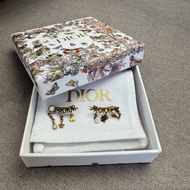 99新 DIOR/迪奥 不对称jadior耳钉/4557