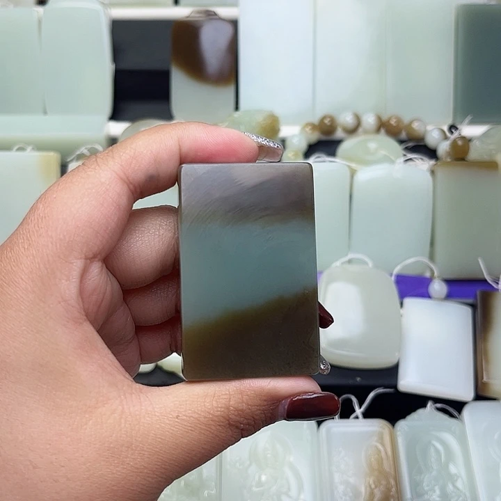 颈饰未镶嵌和田玉宙