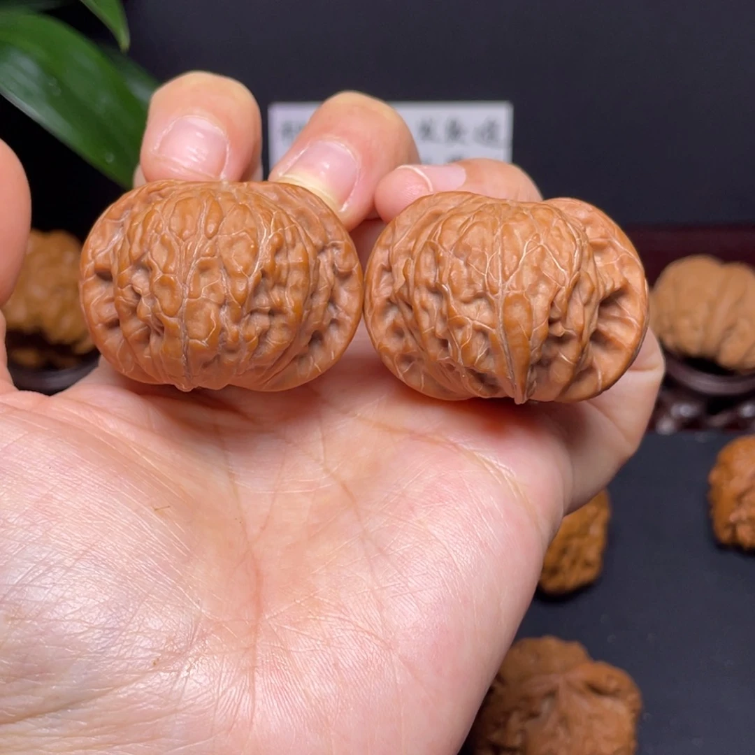 文玩核桃吊坠42尺全品山字尖磨盘