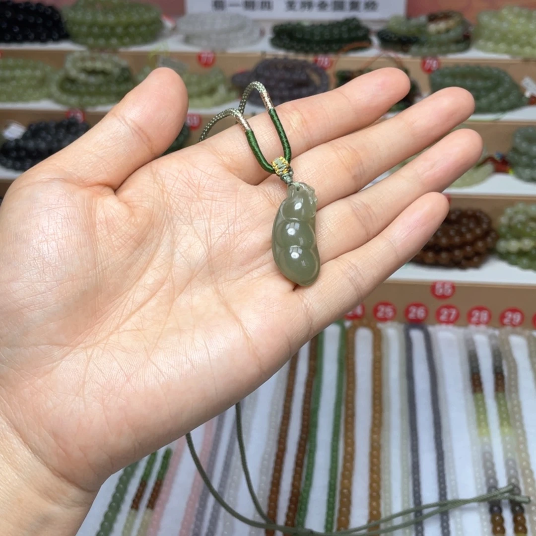 颈饰未镶嵌和田玉W