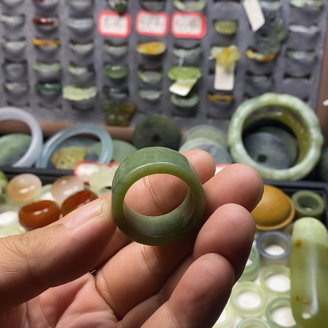 海***食蛇纹石玉未镶嵌戒指