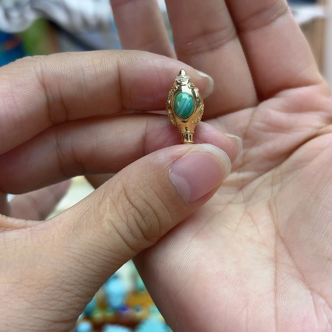 18K金镶嵌绿松石吊坠(不含链)