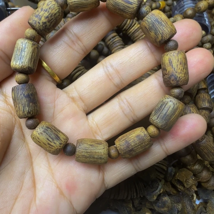 沉香沉香碎屑09老料乌身圆叶