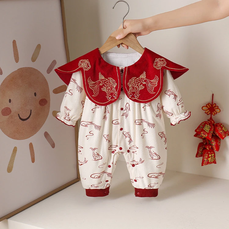 红色中国风长袖爬服宝宝春秋长爬秋冬历史洋气哈衣婴儿A类女