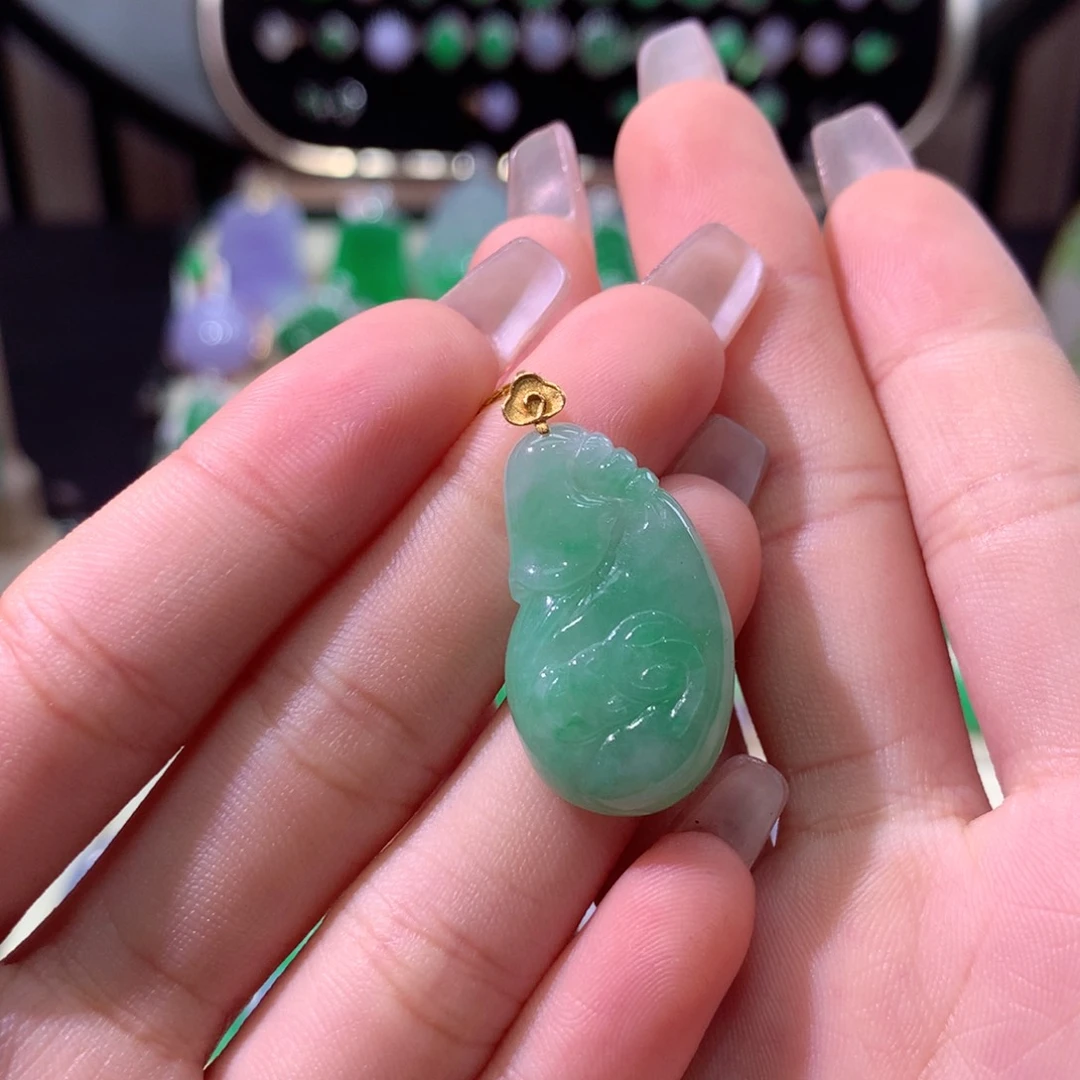 翡翠颈饰18K金镶嵌翡翠