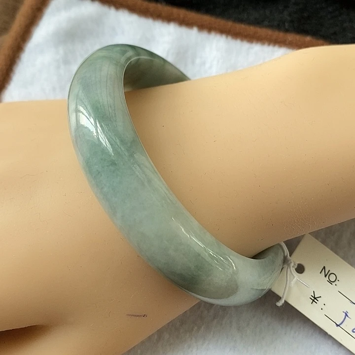 翡翠未镶嵌手镯13658058