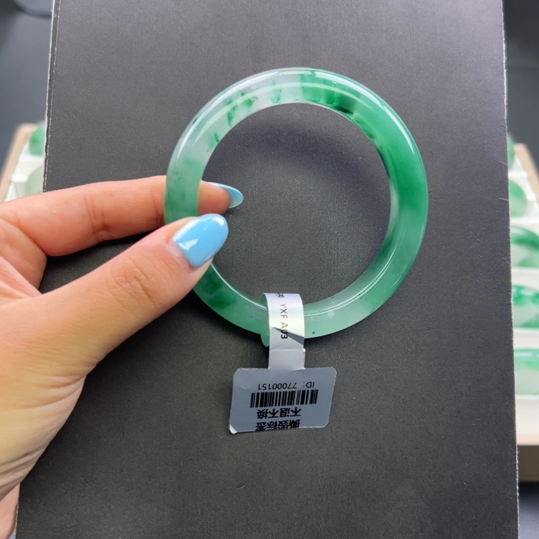 石英质玉未镶嵌手镯+周周59