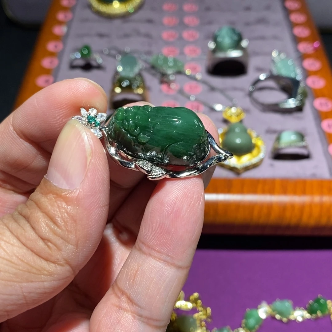 和田玉（碧玉）未镶嵌颈饰