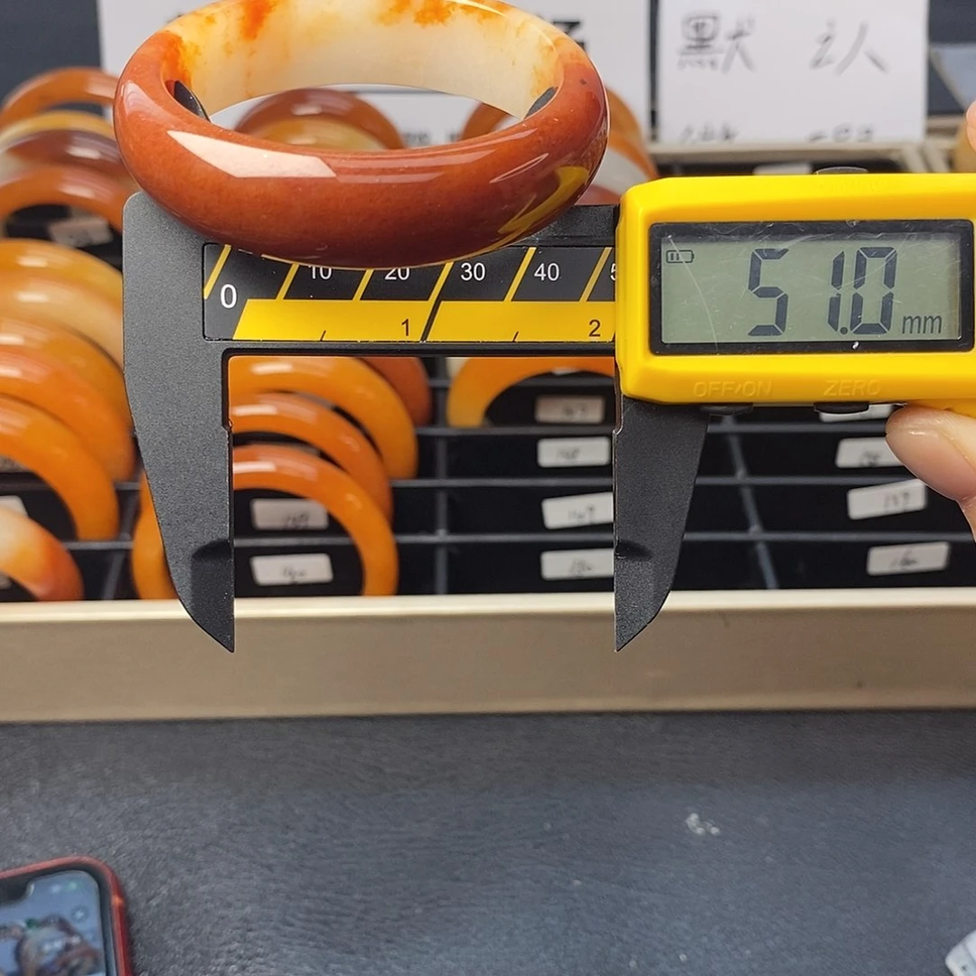 未镶嵌石英质玉（黄龙玉）手镯148号