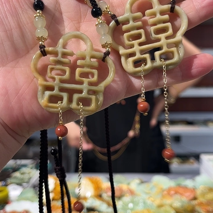 岫玉未镶嵌毛衣链