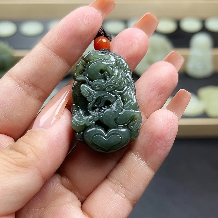 颈饰未镶嵌和田玉