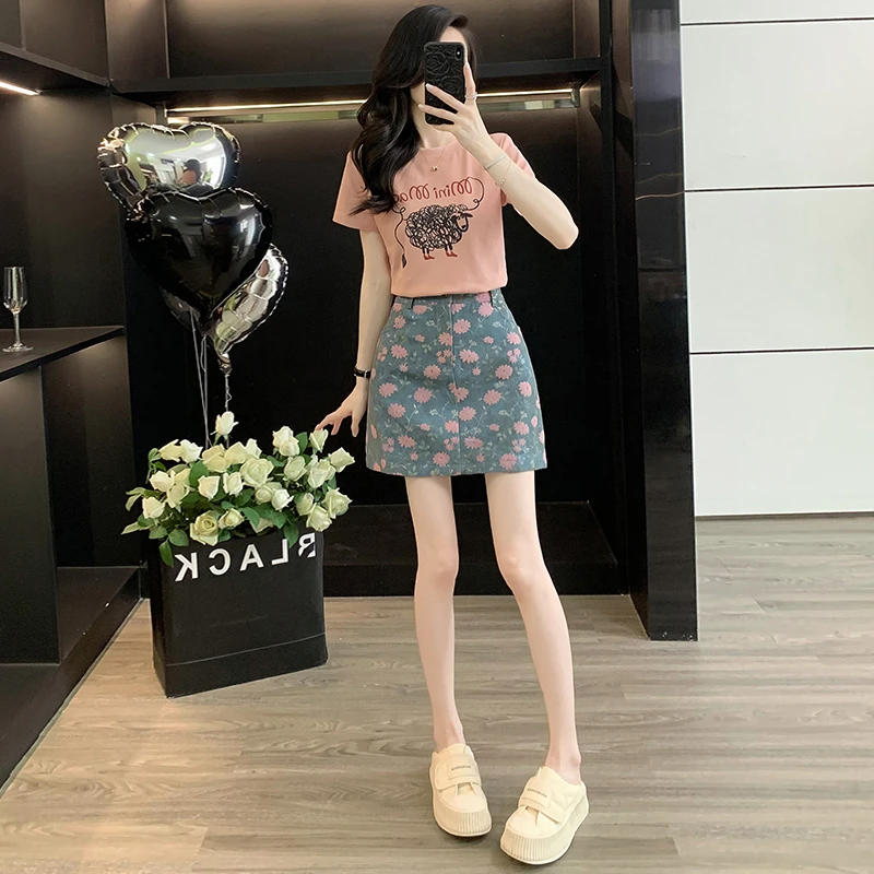 短袖上衣2025夏季新款时尚套装女气质显瘦高腰印花牛仔短裙两件套
