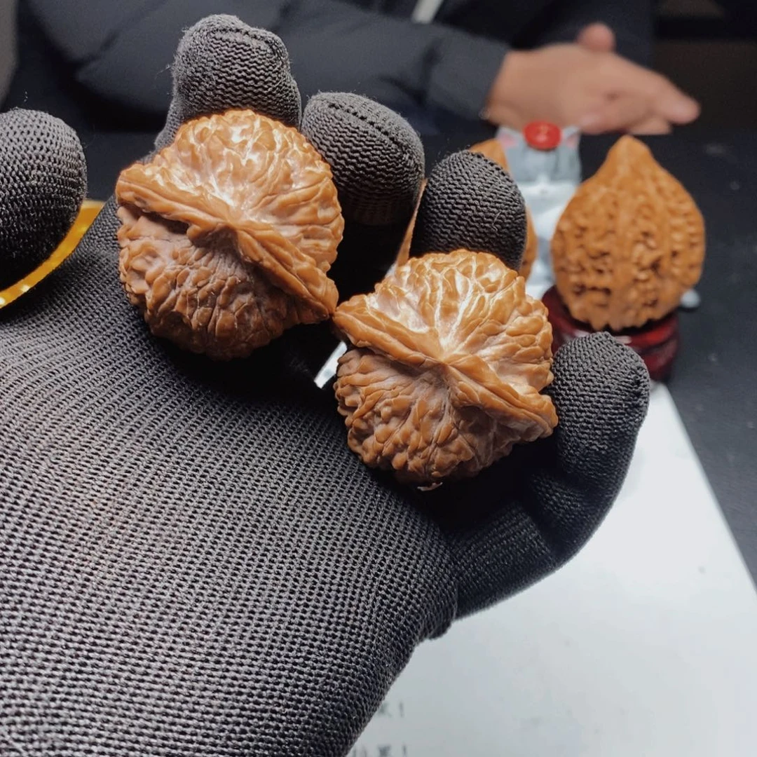 文玩核桃把件未*置001血鸡38