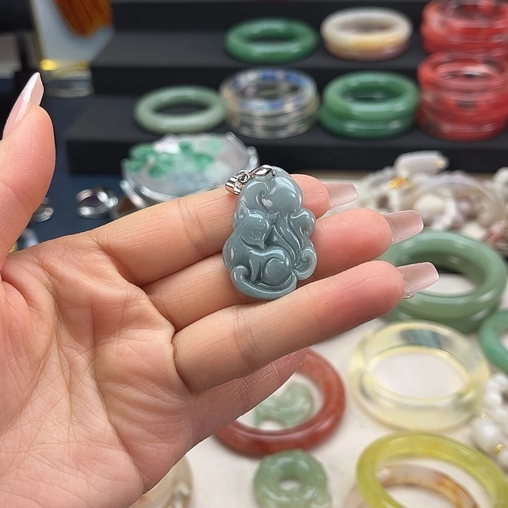 石英岩玉未镶嵌手镯