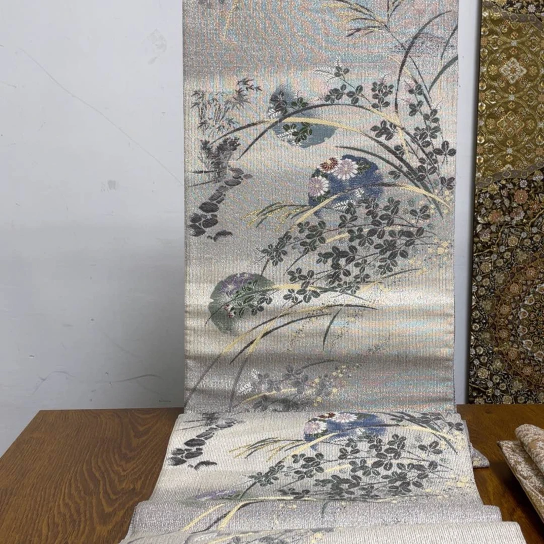 织绣织锦缎，织锦缎