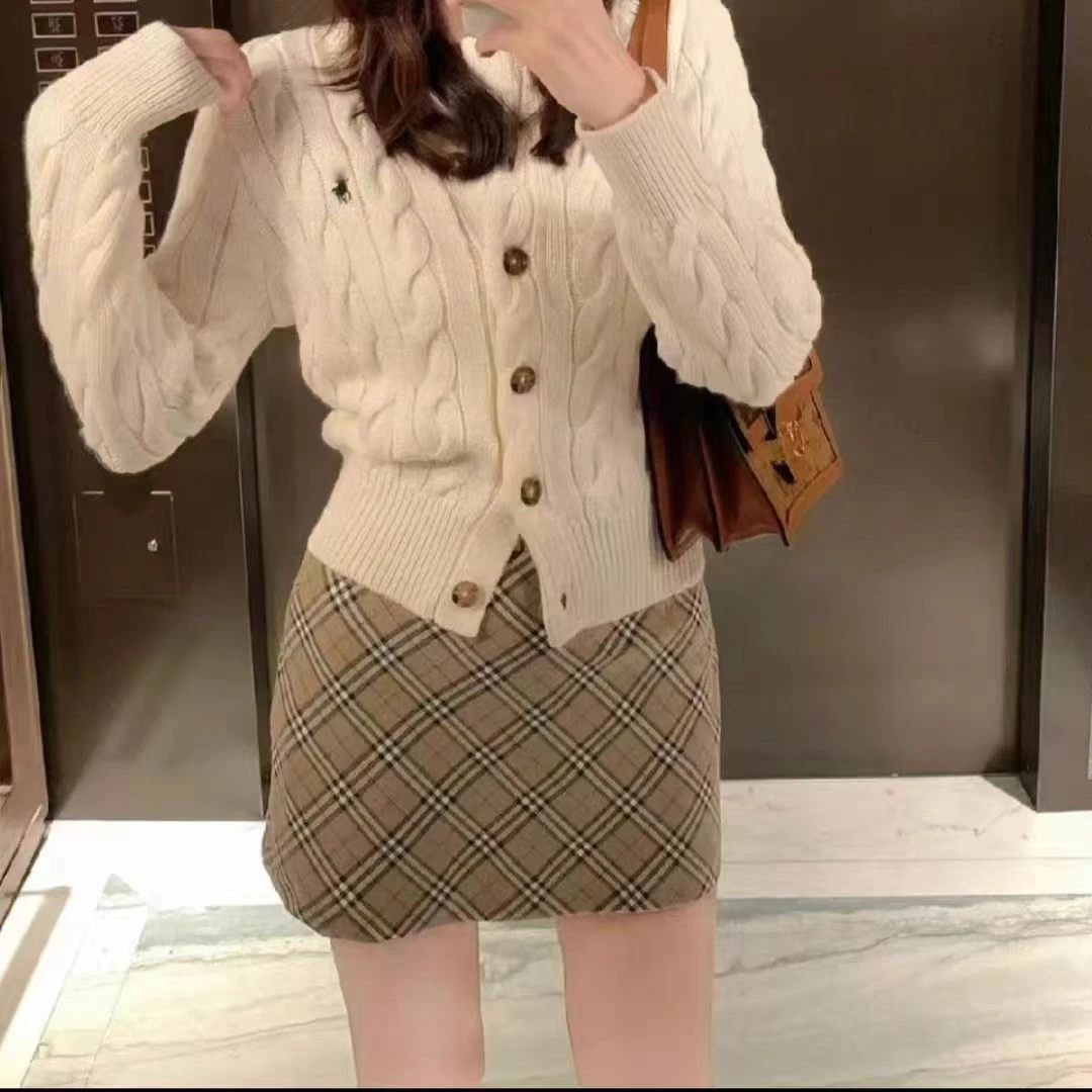 秋冬新款法式小香风经典麻花刺绣圆领长袖针织开衫毛衣外套女