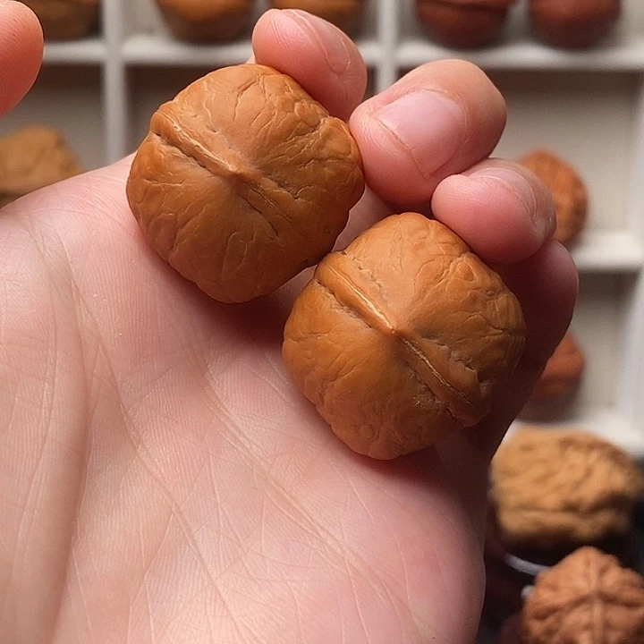 文玩核桃吊坠水晶方蟾。