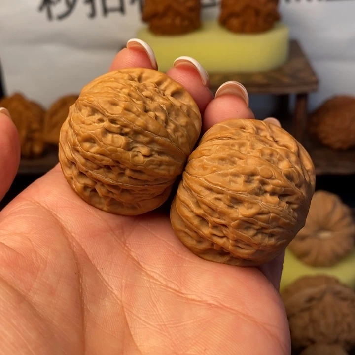 文玩核桃吊坠铁锤