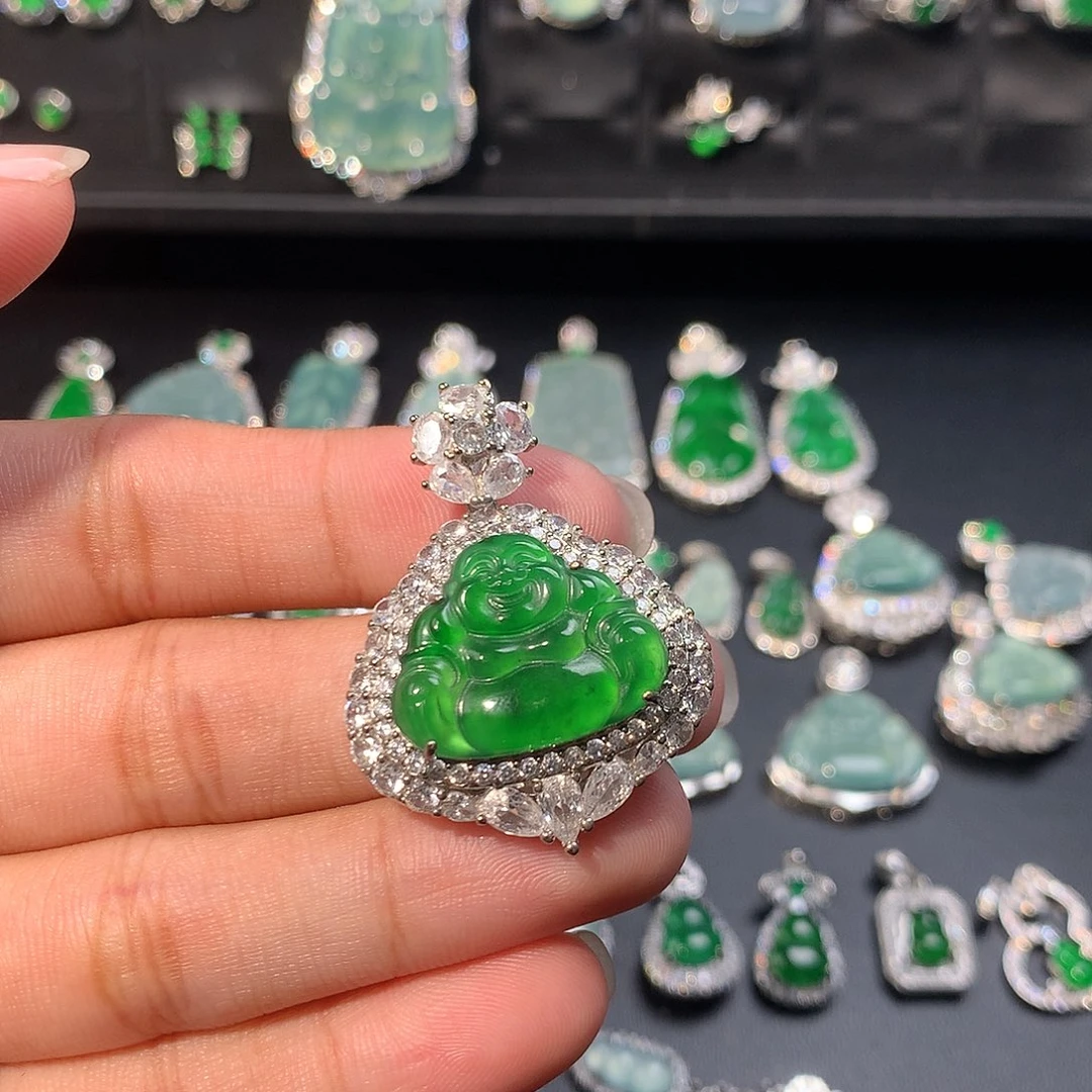 翡翠未镶嵌吊坠(赠链)