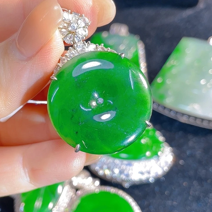 翡翠银S925镶嵌颈饰翡翠