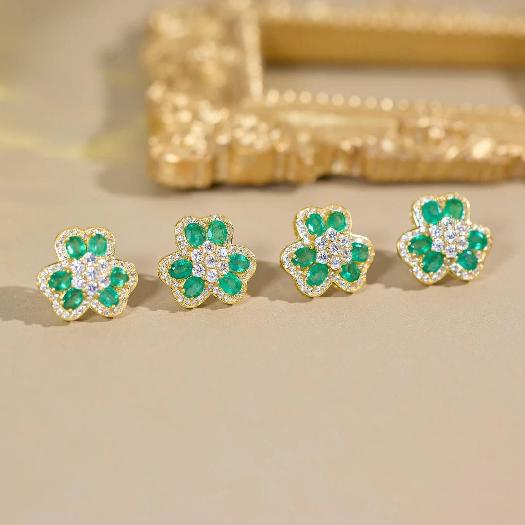 【歪歪】祖母绿花朵耳钉3*4（多样性发一）XB-H0862