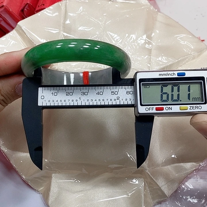 翡翠手镯未镶嵌273