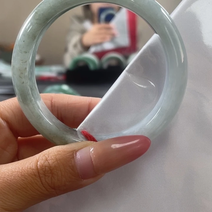 定制翡翠未镶嵌手镯