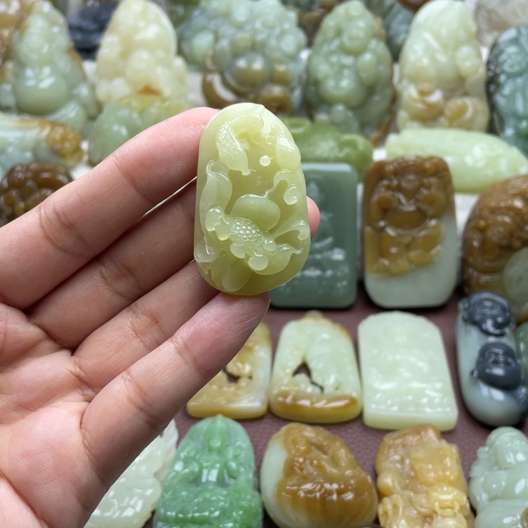 和田玉未镶嵌颈饰