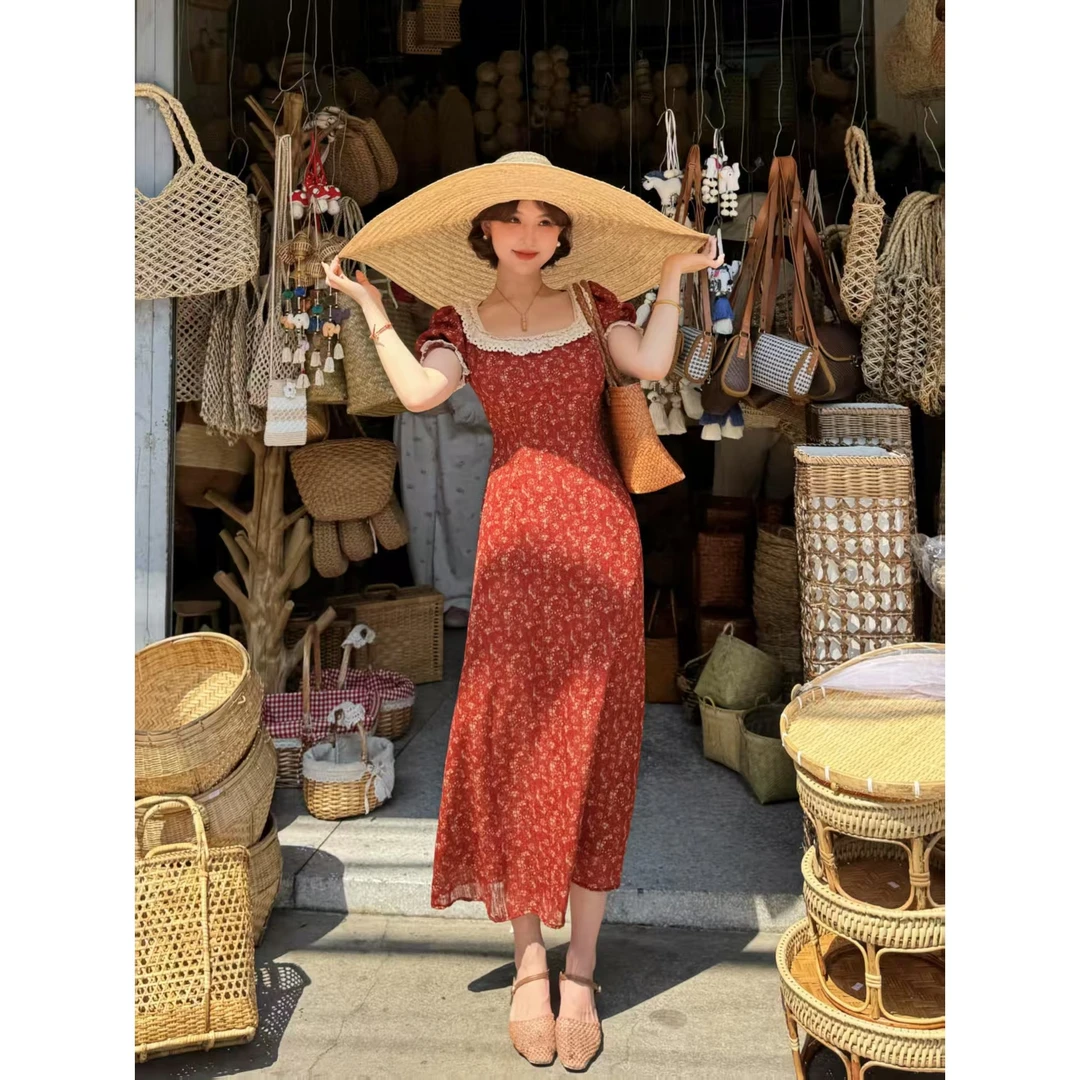 蕾英俊-蔷薇日记-春季法式碎花方领拼接花边泡泡袖连衣裙-JF5978