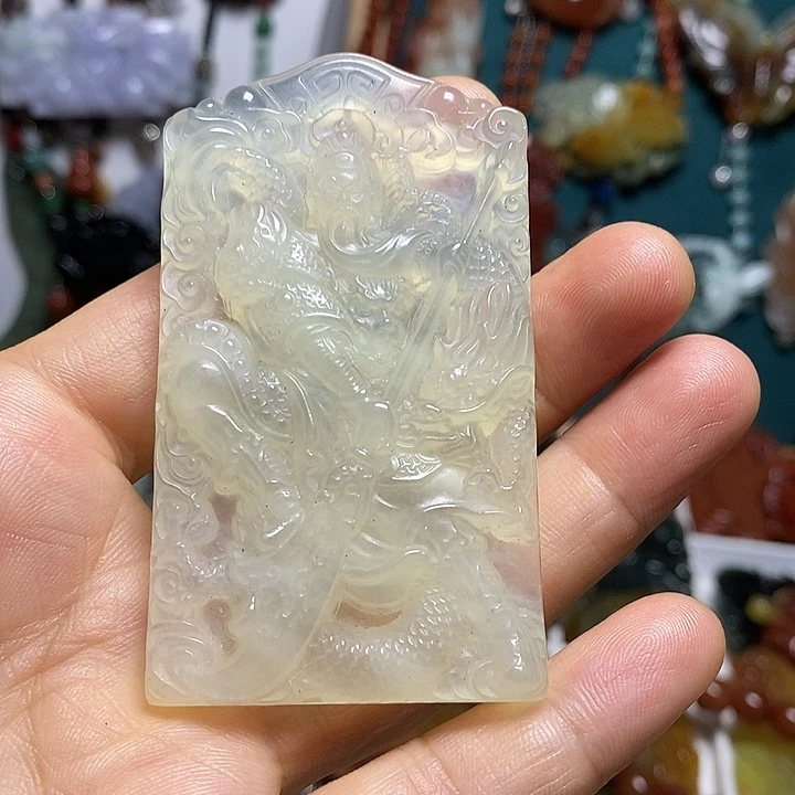 翡翠未镶嵌吊坠(赠链)
