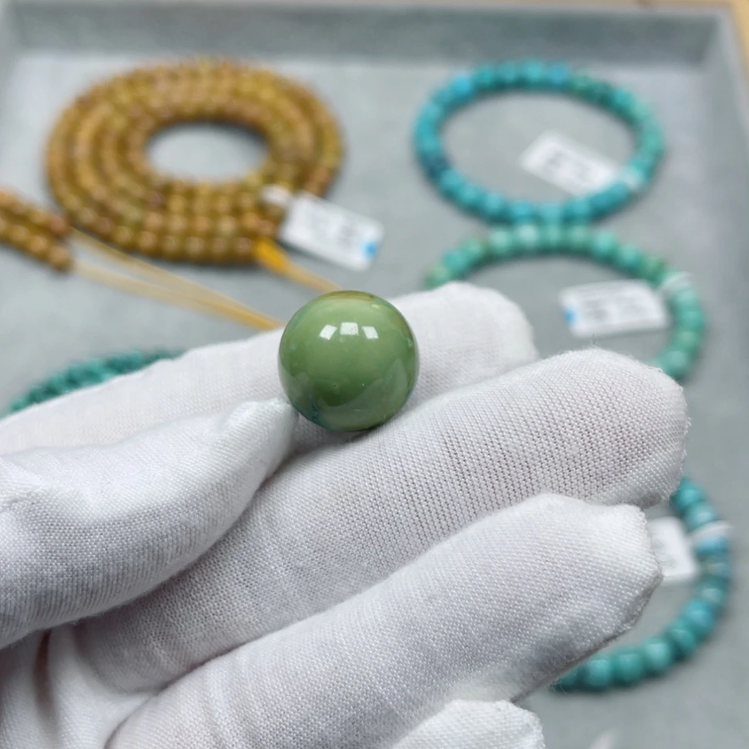 绿松石未镶嵌挂件