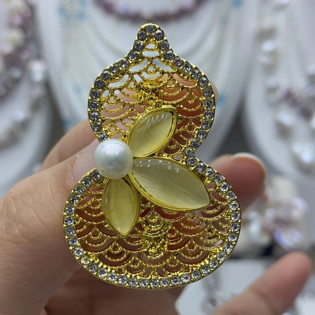 未镶嵌淡水珍珠胸饰