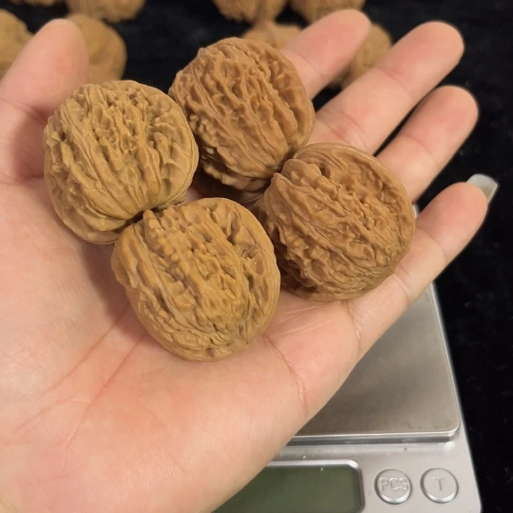 文玩核桃把件39和37两对四座楼