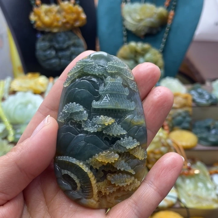 蛇纹石玉未镶嵌颈饰