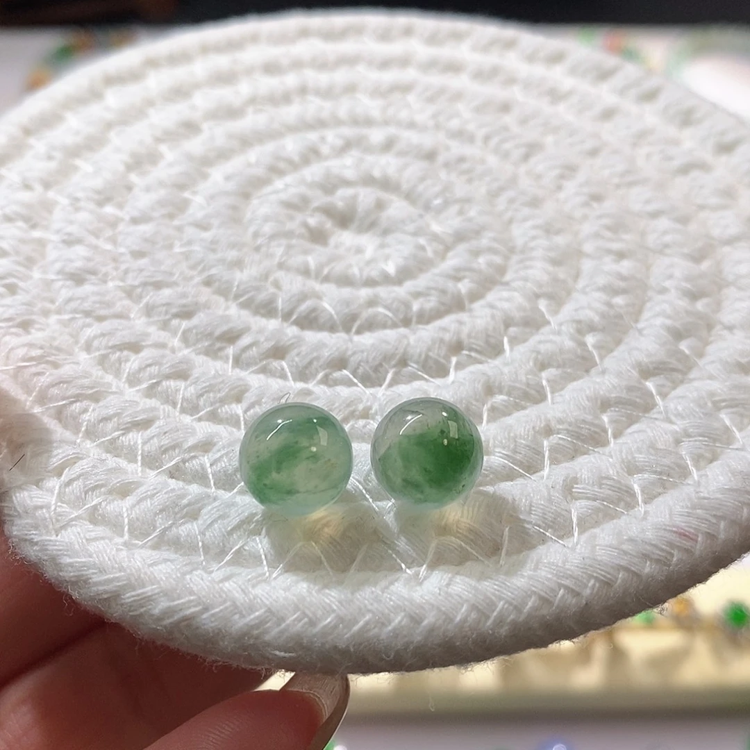 翡翠裸石一对飘花珠珠卡9.9