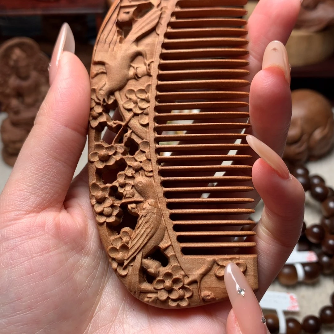 炎***炎檀香木其他老山檀香梳子