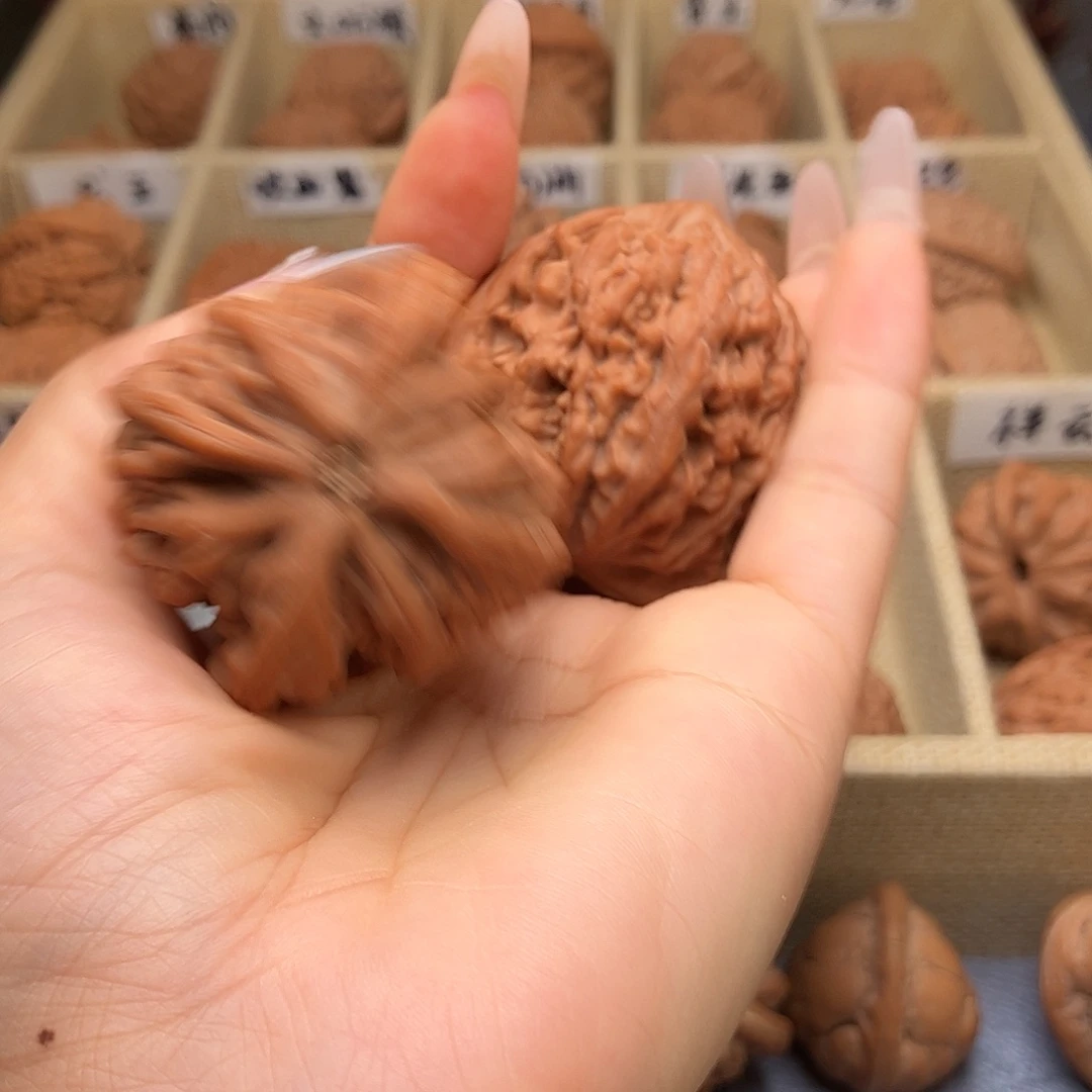 丁***国把件文玩核桃虎头王
