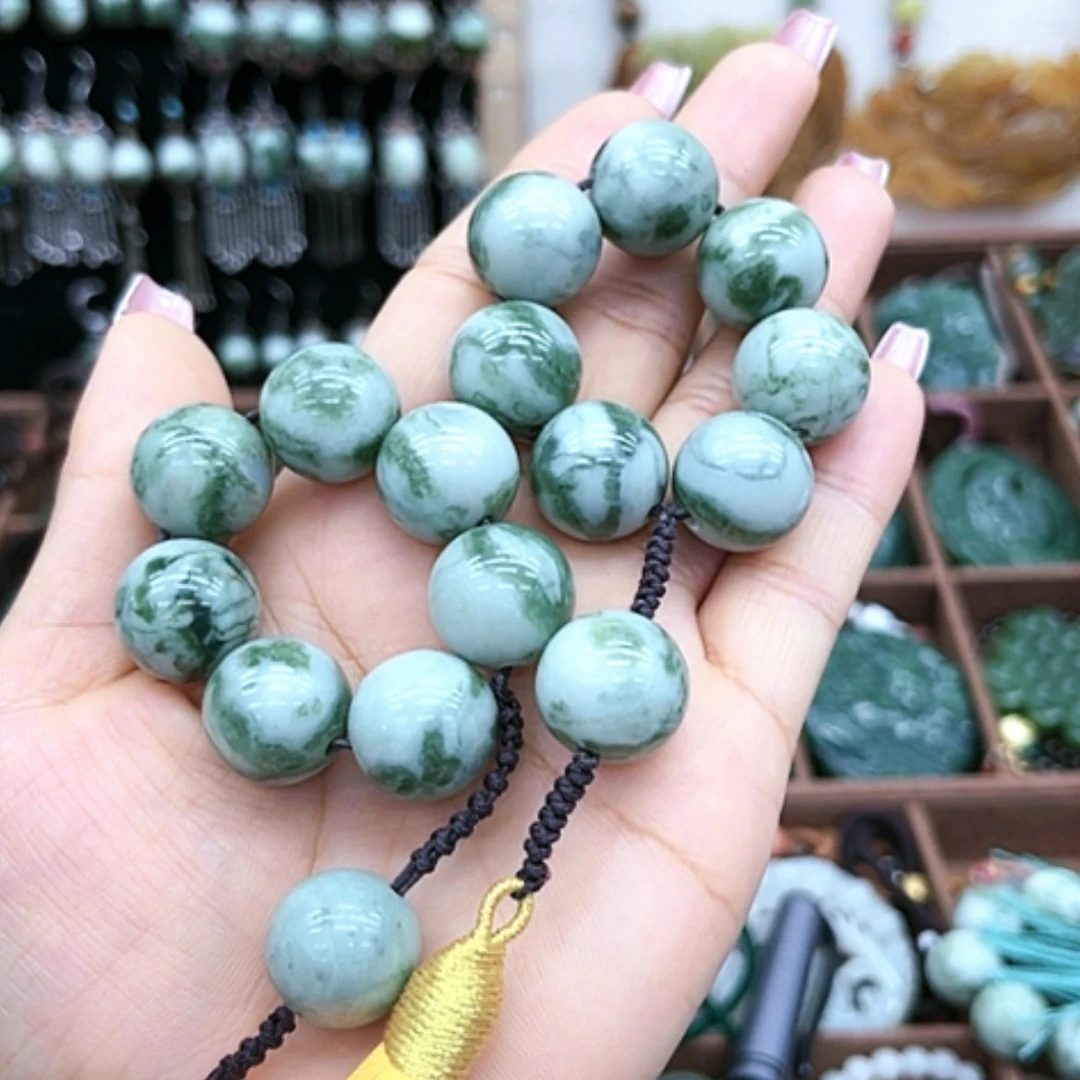 【闪购商品】蛇纹石玉未镶嵌颈饰小*子