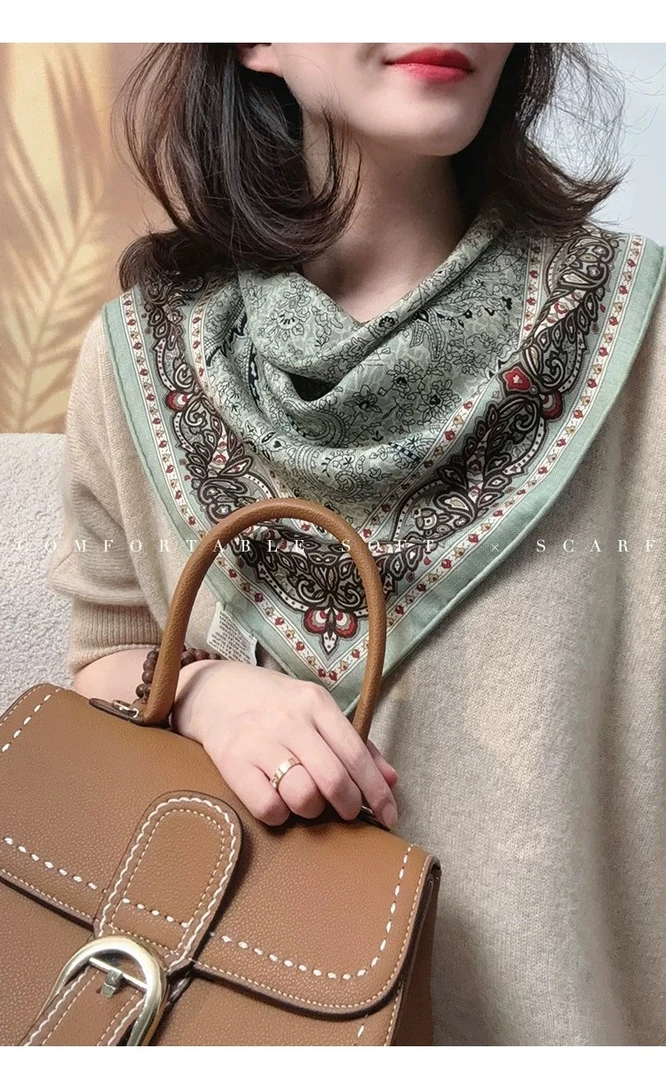 一条优雅的薄荷绿腰果双面异色方巾70%羊毛30%蚕丝混纺手工卷边