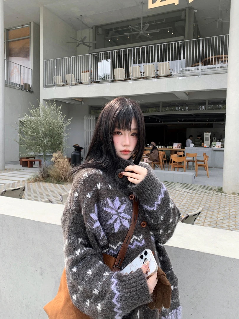 月半鱼【挪威秘境】冬季保暖针织开衫女2025新款费尔岛设计感毛衣