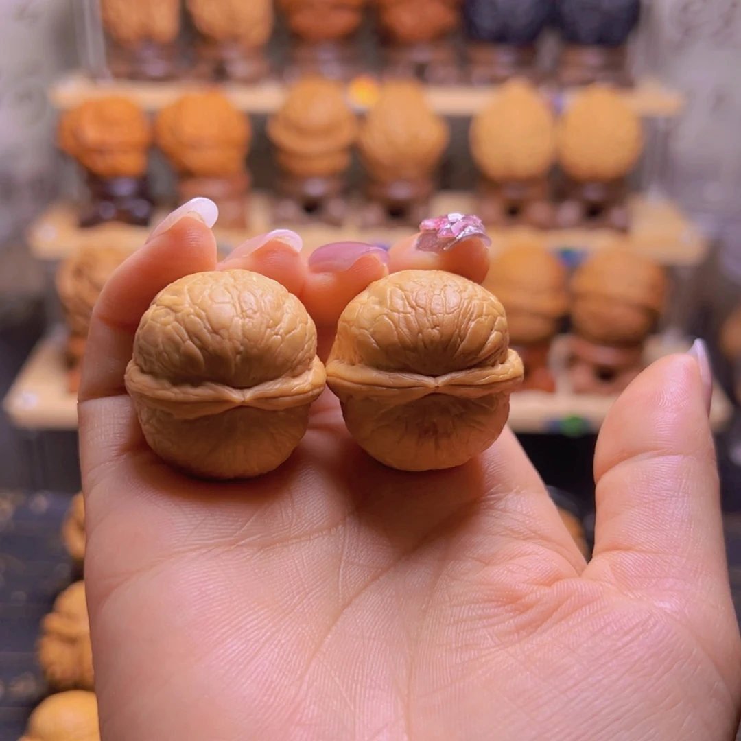 弋***包文玩核桃把件蛇皮球H011