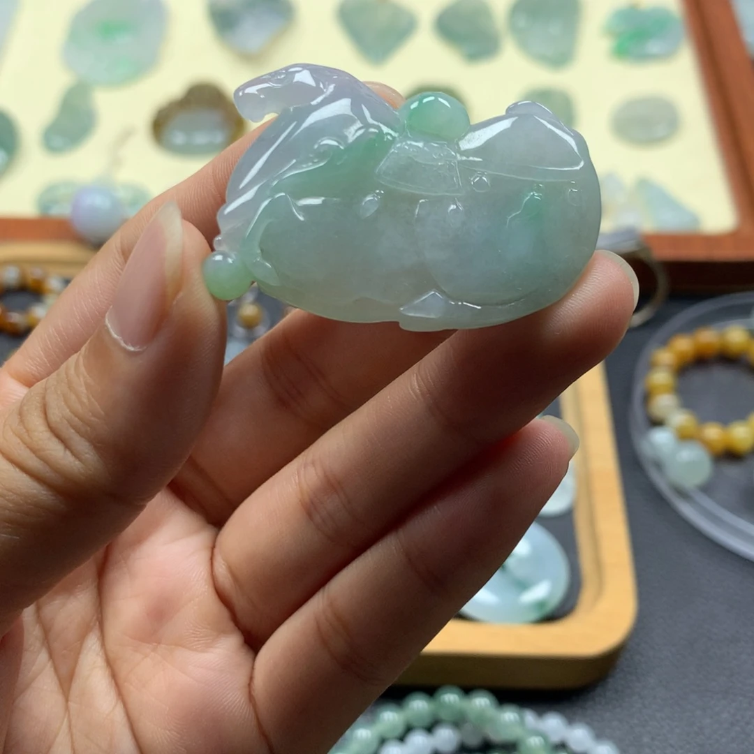 颈饰未镶嵌翡翠唐马