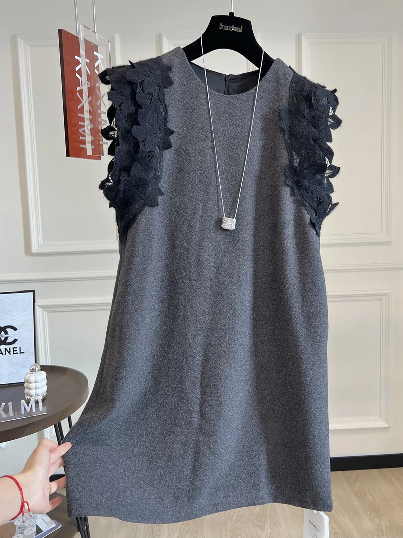 百搭外出女装秋新款高级感圆领蕾丝飞飞袖背心裙小个子无袖连衣裙