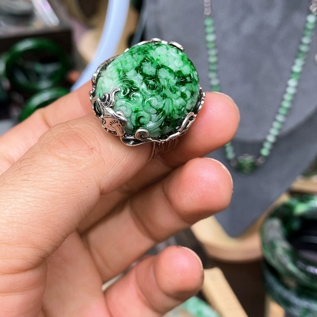 银S925镶嵌戒指翡翠漂亮美眉