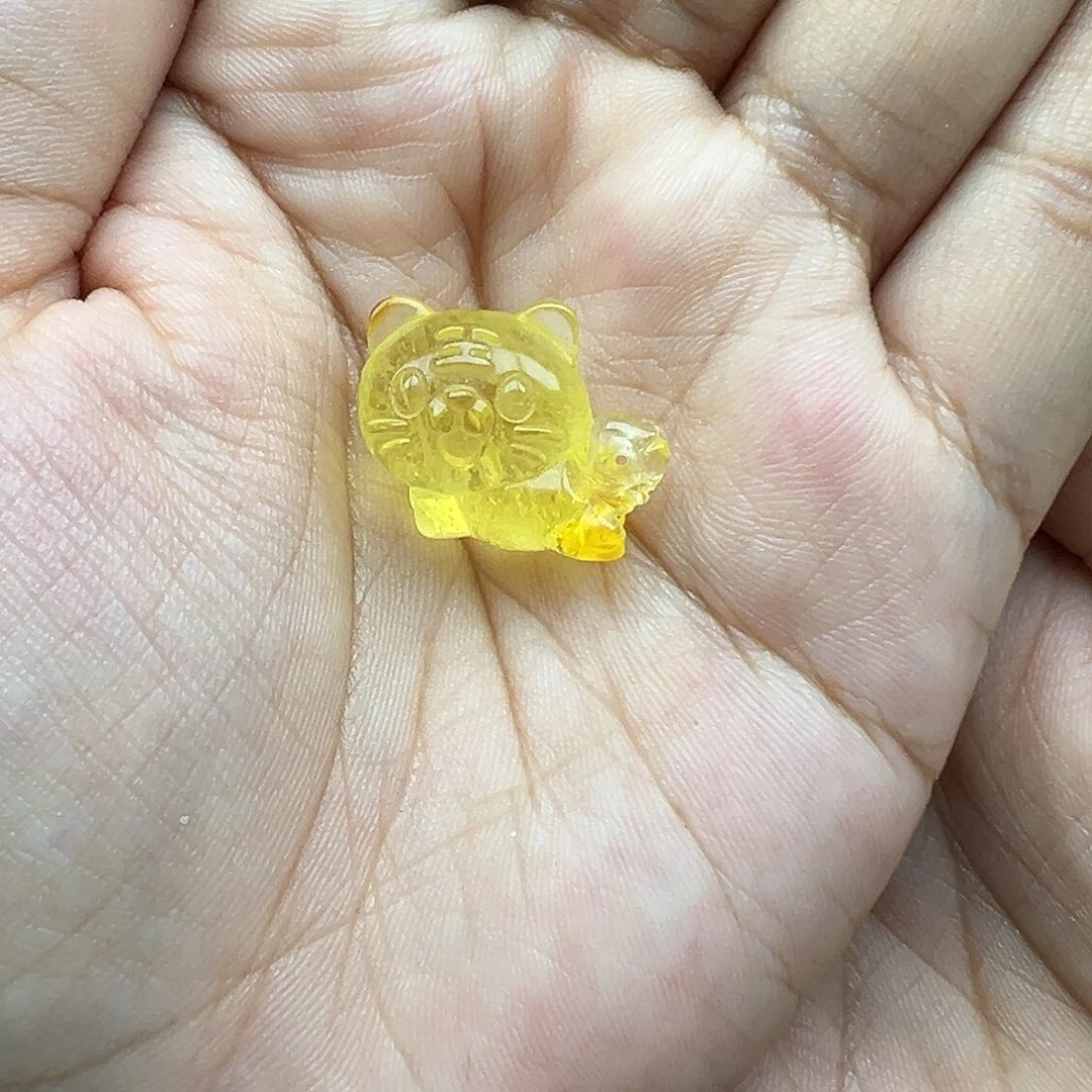 琥珀未镶嵌珠宝奇石老虎打孔不退换