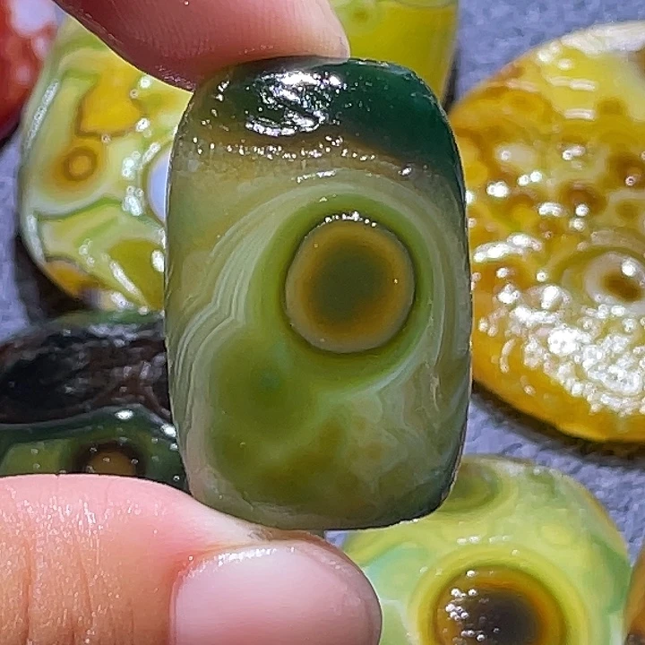 玛瑙/玉髓未镶嵌珠宝奇石