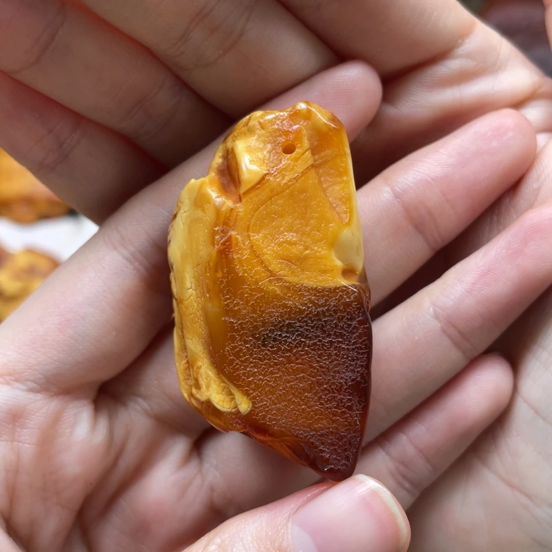 琥珀珠宝奇石未镶嵌吉**柳