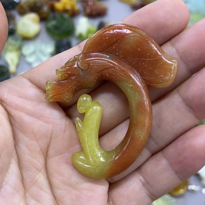 未镶嵌蛇纹石玉挂件