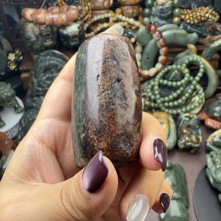 透闪石质玉未镶嵌珠宝奇石