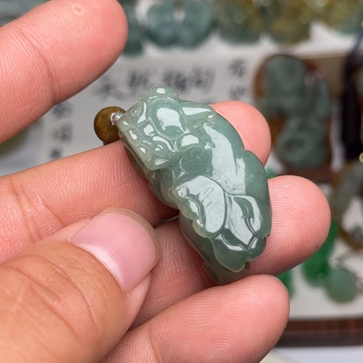 颈饰未镶嵌翡翠貔貅